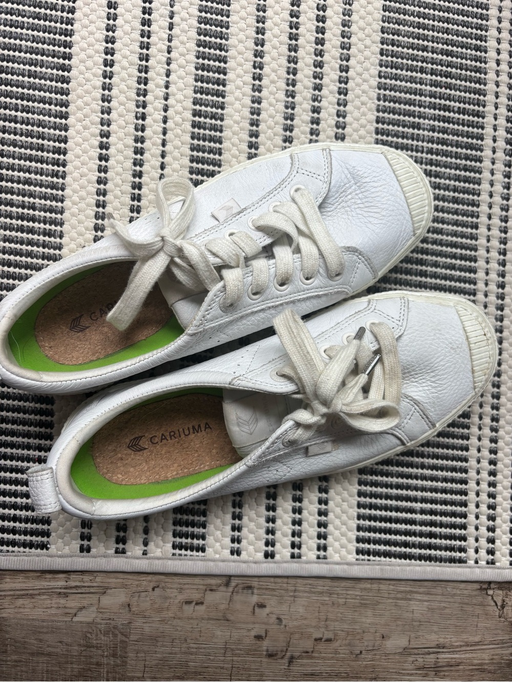 Cariuma White Leather Sneakers with Green Insole Accents